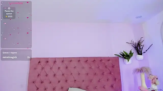emily bank online show from 03-18-25, 03:34