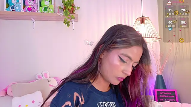 Snapshot of emily_bank chatting on 05-11-26, 08:39 emily bank online show from 05-11-26, 08:39