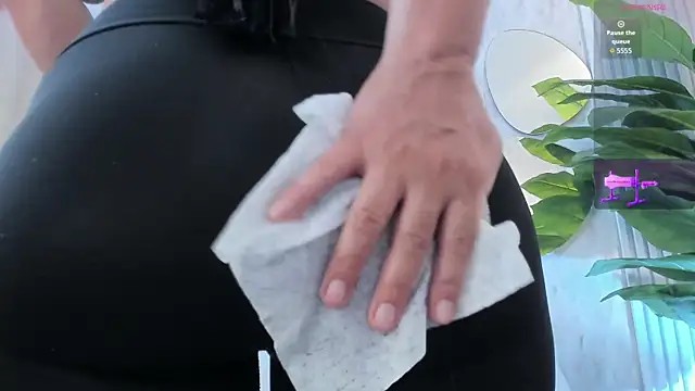 Emelyross  online show from 11-06-25, 07:40