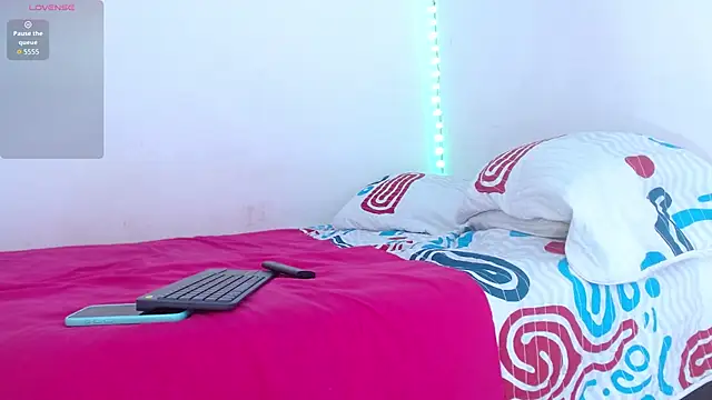 Emelyross  online show from 02-27-26, 06:08