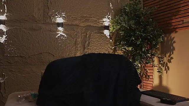 Logan Varela online show from 11-16-25, 12:26