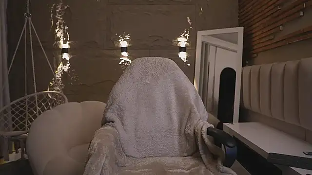 Logan Varela online show from 04-08-26, 12:17