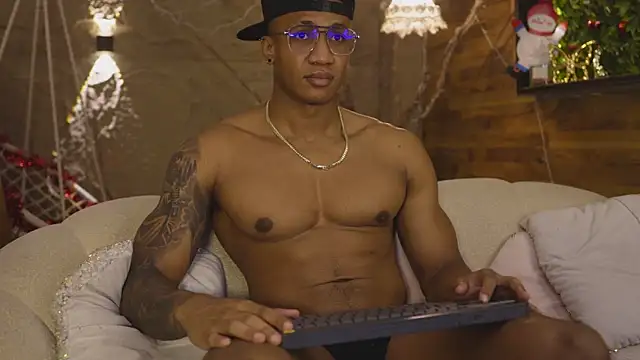 Logan Varela online show from 12-15-25, 01:06