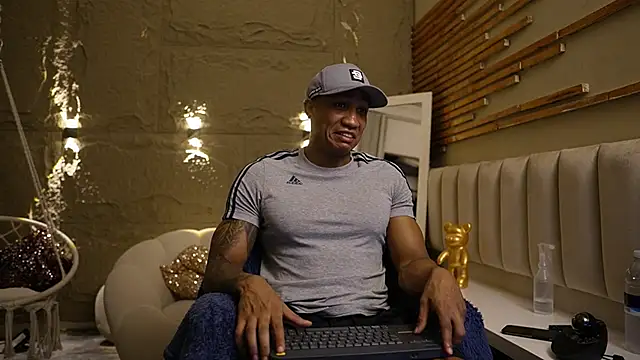 Logan Varela online show from 03-07-26, 02:22