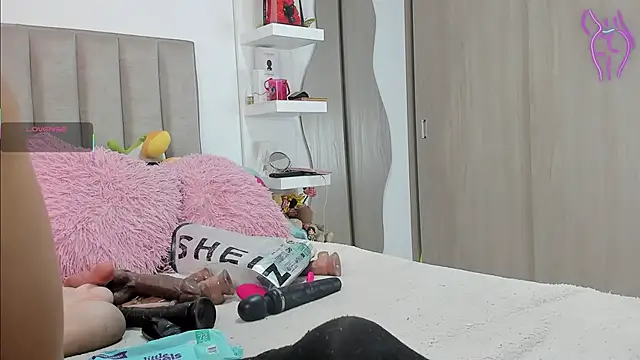 Queen Antonella Oficial online show from 09-13-25, 02:39