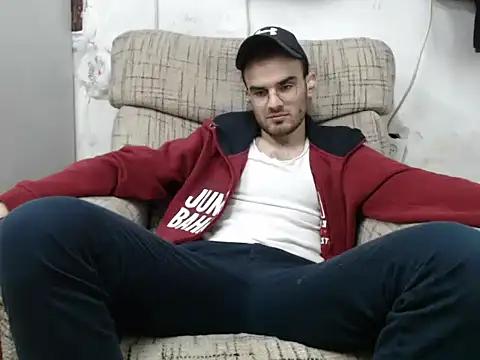 erikamavrik online show from 12-17-24, 01:38