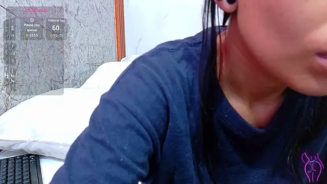 yourcuteneighbourr online show from 07-17-26, 03:04
