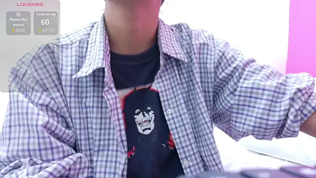 yourcuteneighbourr online show from 12-18-25, 03:00