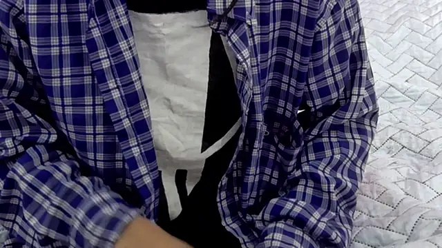 yourcuteneighbourr online show from 02-26-26, 02:55