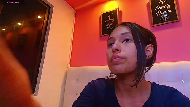 yourcuteneighbourr online show from 02-18-25, 09:43