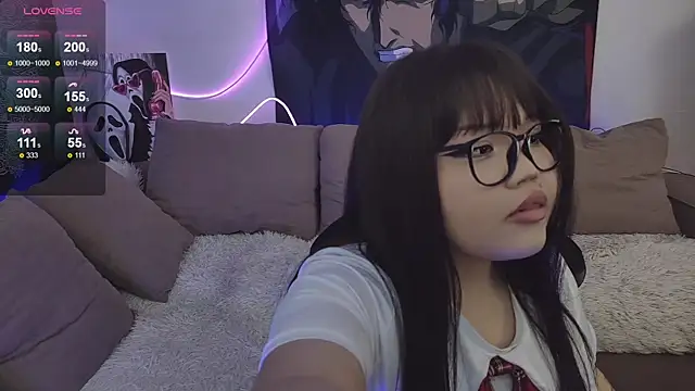 Snapshot of LeyaKan chatting on 01-11-25, 10:40 LeyaKan online show from 01-11-25, 10:40