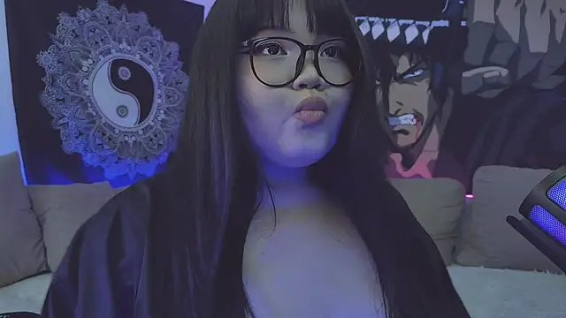 Snapshot of LeyaKan chatting on 01-19-25, 09:45 LeyaKan online show from 01-19-25, 09:45