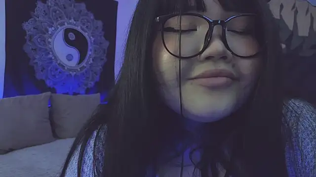 Snapshot of LeyaKan chatting on 01-15-25, 11:08 LeyaKan online show from 01-15-25, 11:08