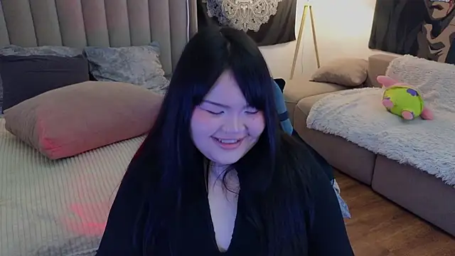 Snapshot of LeyaKan chatting on 03-17-25, 09:02 LeyaKan online show from 03-17-25, 09:02