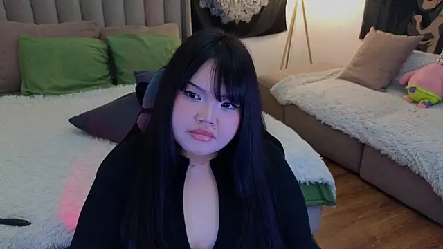 Snapshot of LeyaKan chatting on 03-14-25, 09:00 LeyaKan online show from 03-14-25, 09:00