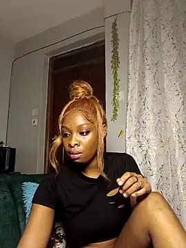 Snapshot of C-yoyo chatting on 05-05-26, 04:43 C-yoyo online show from 05-05-26, 04:43
