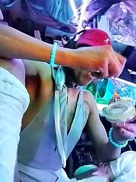 gurlnips online show from 04-10-26, 09:49