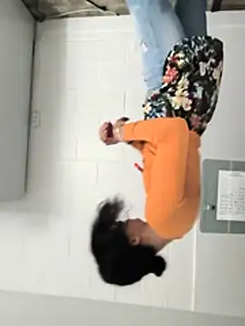 gurlnips online show from 02-05-26, 05:03