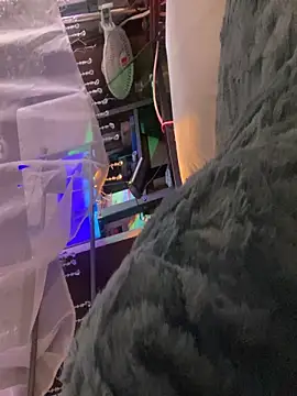 gurlnips online show from 12-02-25, 04:03