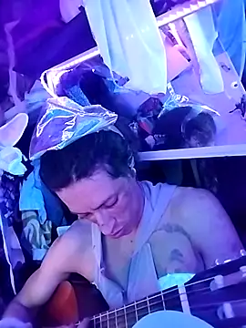 gurlnips online show from 04-12-26, 11:02