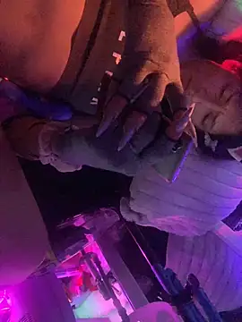 gurlnips online show from 12-01-25, 03:57