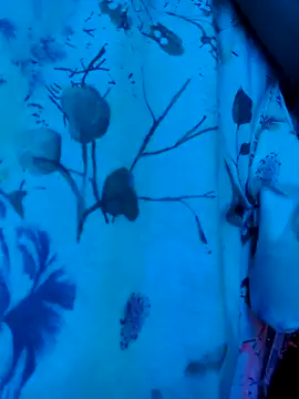gurlnips online show from 09-19-25, 06:39
