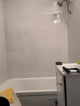 gurlnips online show from 02-10-26, 05:12