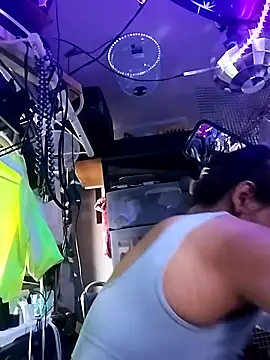 gurlnips online show from 03-28-26, 12:11