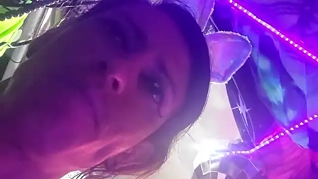 gurlnips online show from 03-29-26, 05:42