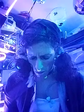 gurlnips online show from 03-13-26, 03:00