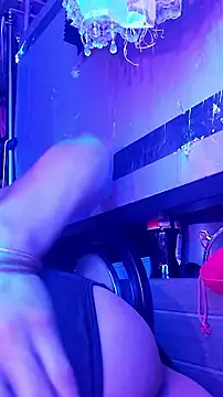 gurlnips online show from 09-20-25, 10:09