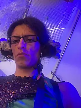 gurlnips online show from 09-10-25, 08:24