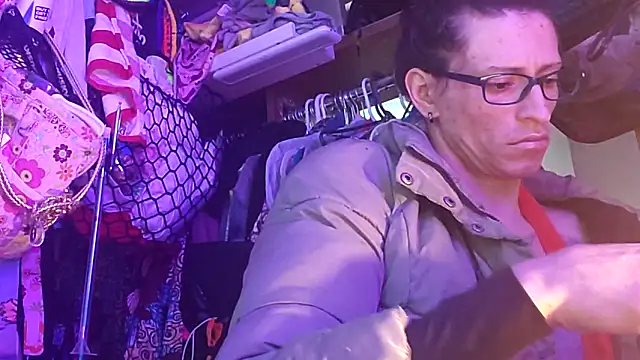 gurlnips online show from 02-23-26, 12:45