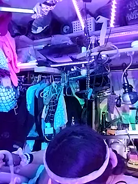 gurlnips online show from 03-21-26, 11:47