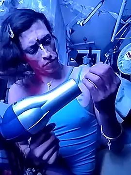 gurlnips online show from 12-17-25, 11:48