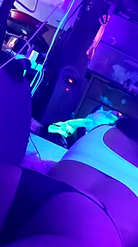 gurlnips online show from 03-24-26, 04:51