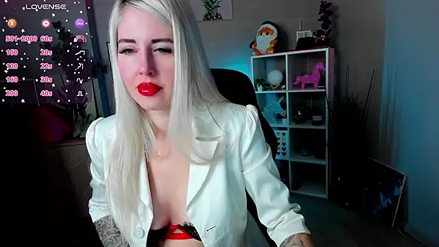 Snapshot of Mermaid_N chatting on 02-19-26, 01:35 Mermaid N online show from 02-19-26, 01:35