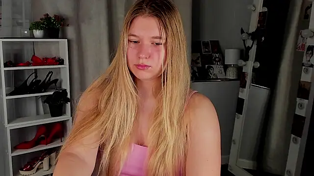 Rebecca Kelly online show from 10-06-25, 02:02