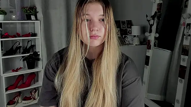 Rebecca Kelly online show from 11-04-25, 02:15