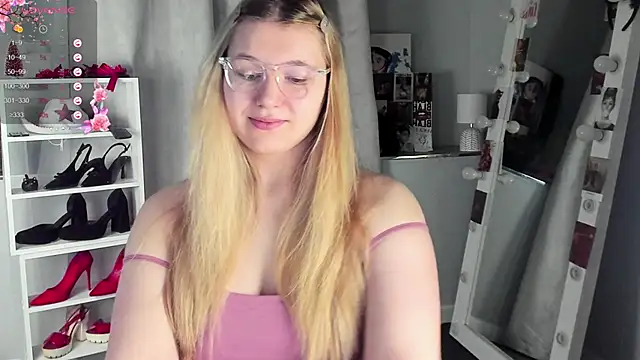 Rebecca Kelly online show from 02-16-26, 02:43