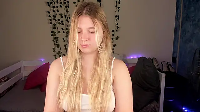 Rebecca Kelly online show from 09-23-25, 01:45