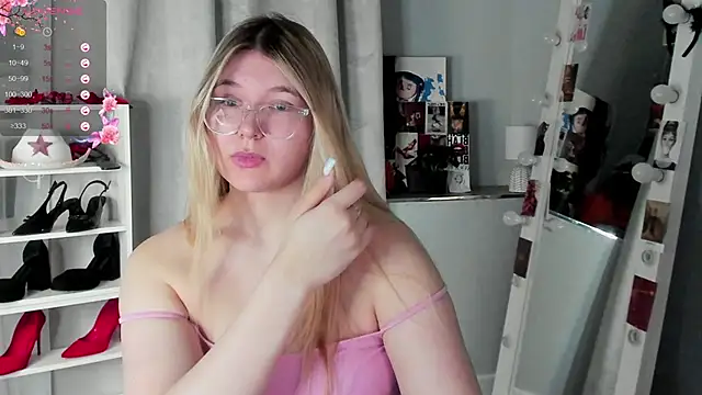 Rebecca Kelly online show from 02-25-26, 02:45