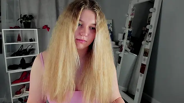 Rebecca Kelly online show from 01-12-26, 02:29