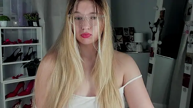 Rebecca Kelly online show from 11-03-25, 02:28