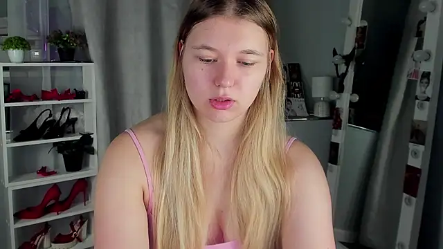 Rebecca Kelly online show from 10-22-25, 02:00