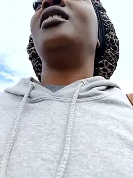  fiffii online show from 04-17-26, 07:33