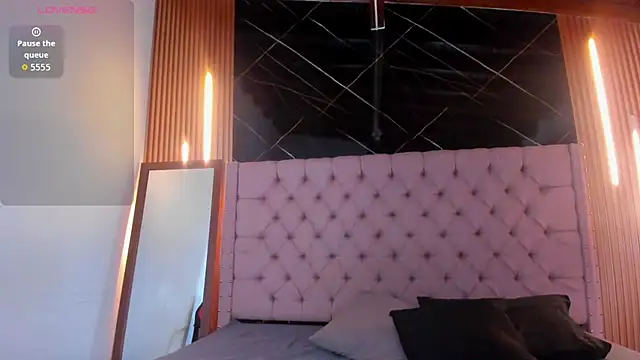 ShanellBlack online show from 11-15-25, 04:05