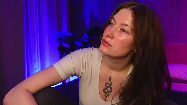 Liv Fay online show from 11-26-25, 02:28