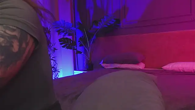 Liv Fay online show from 11-07-25, 01:48