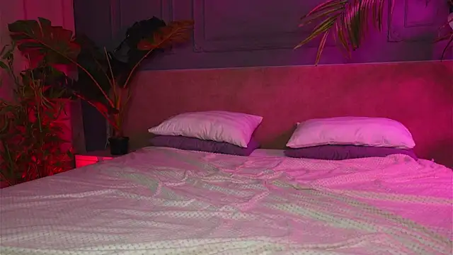 Liv Fay online show from 12-04-25, 02:05